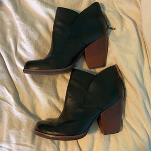 Korkease leather bootie black/brown size 9